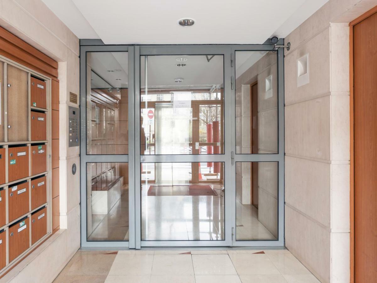 Welkeys - Douai Apartment Parigi Esterno foto